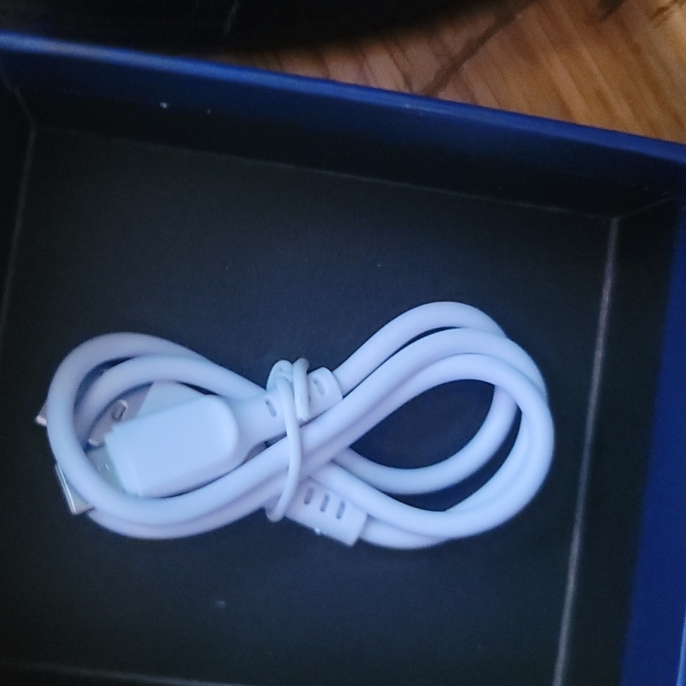 EarBuds - Picture 3 of 7